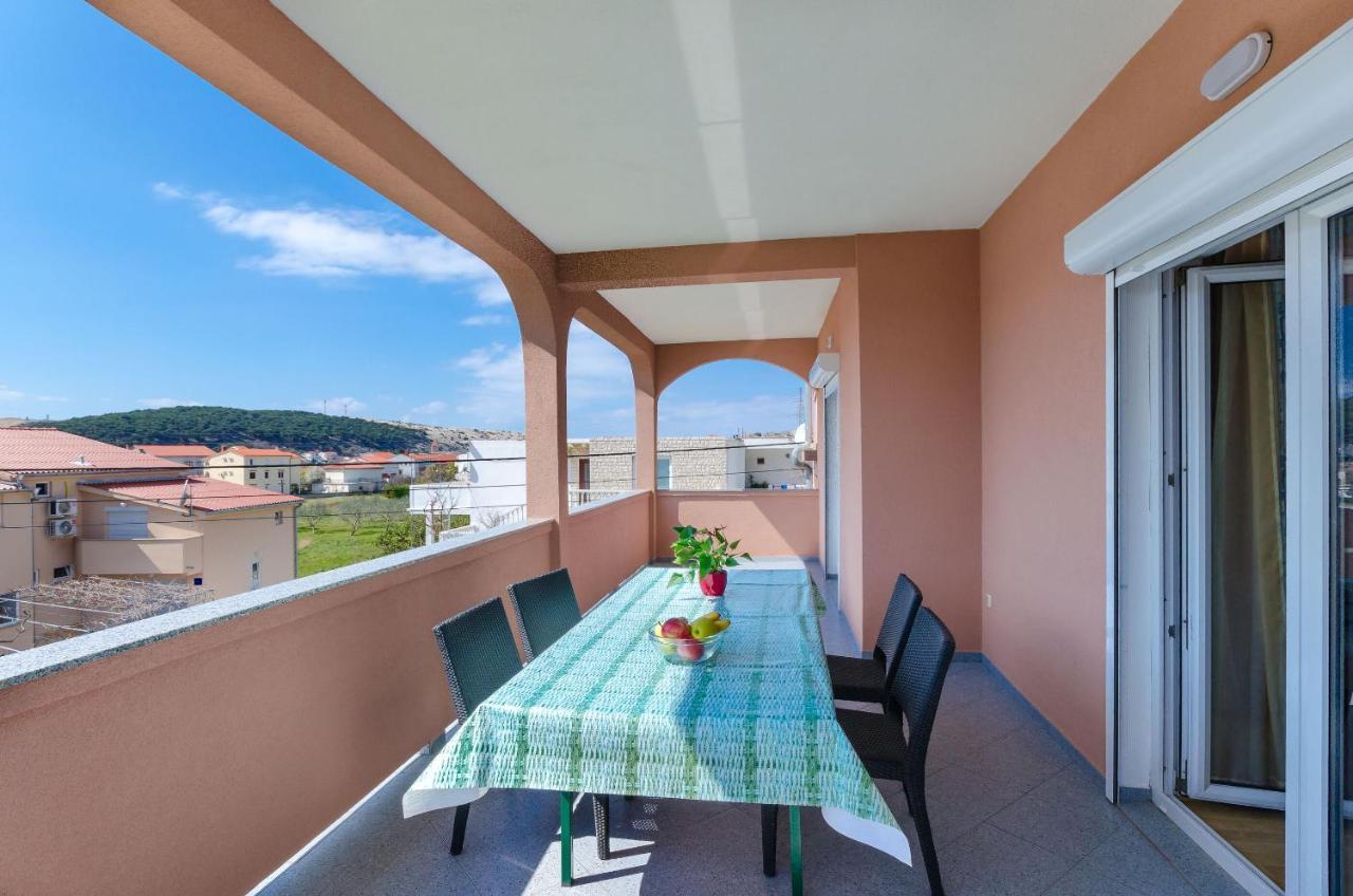 Apartments And Room Ljubica Лопар Экстерьер фото