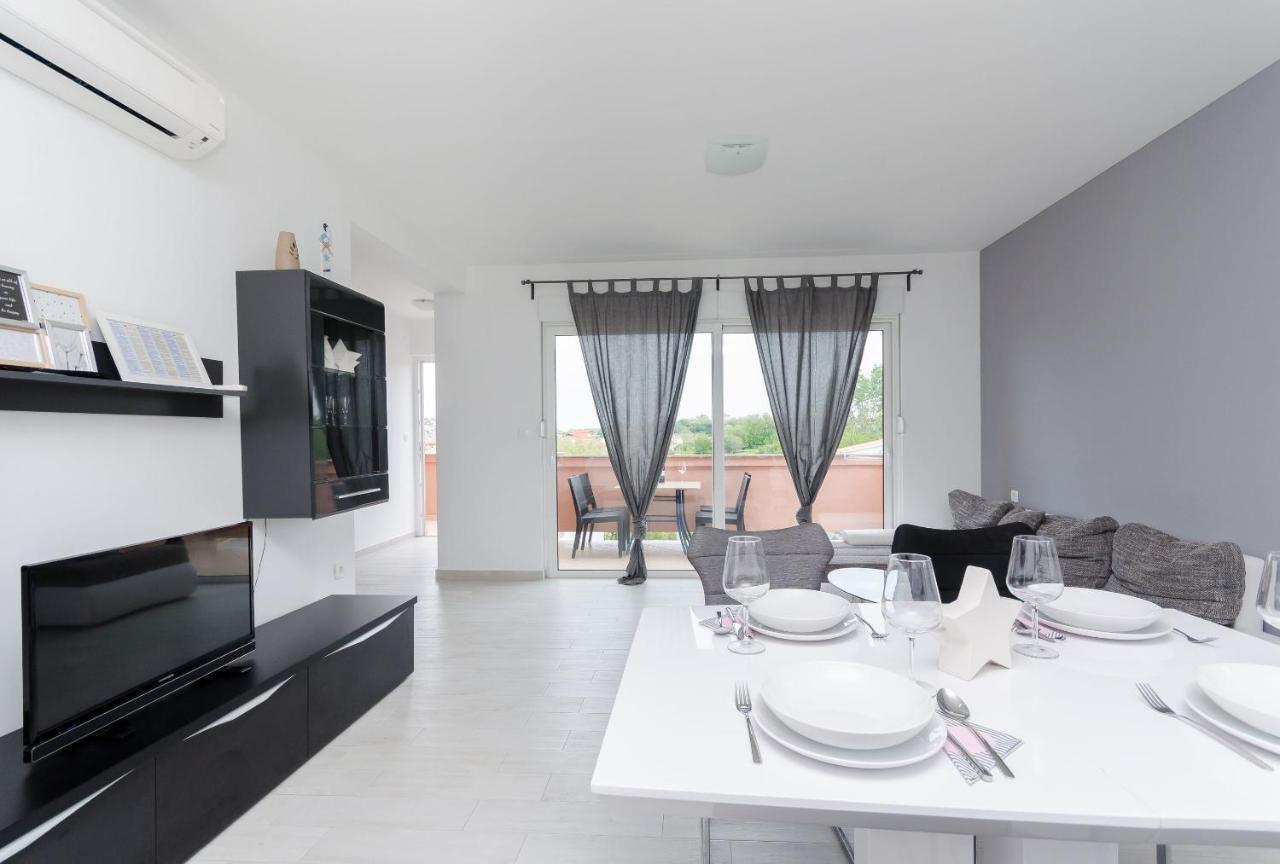 Apartments And Room Ljubica Лопар Экстерьер фото
